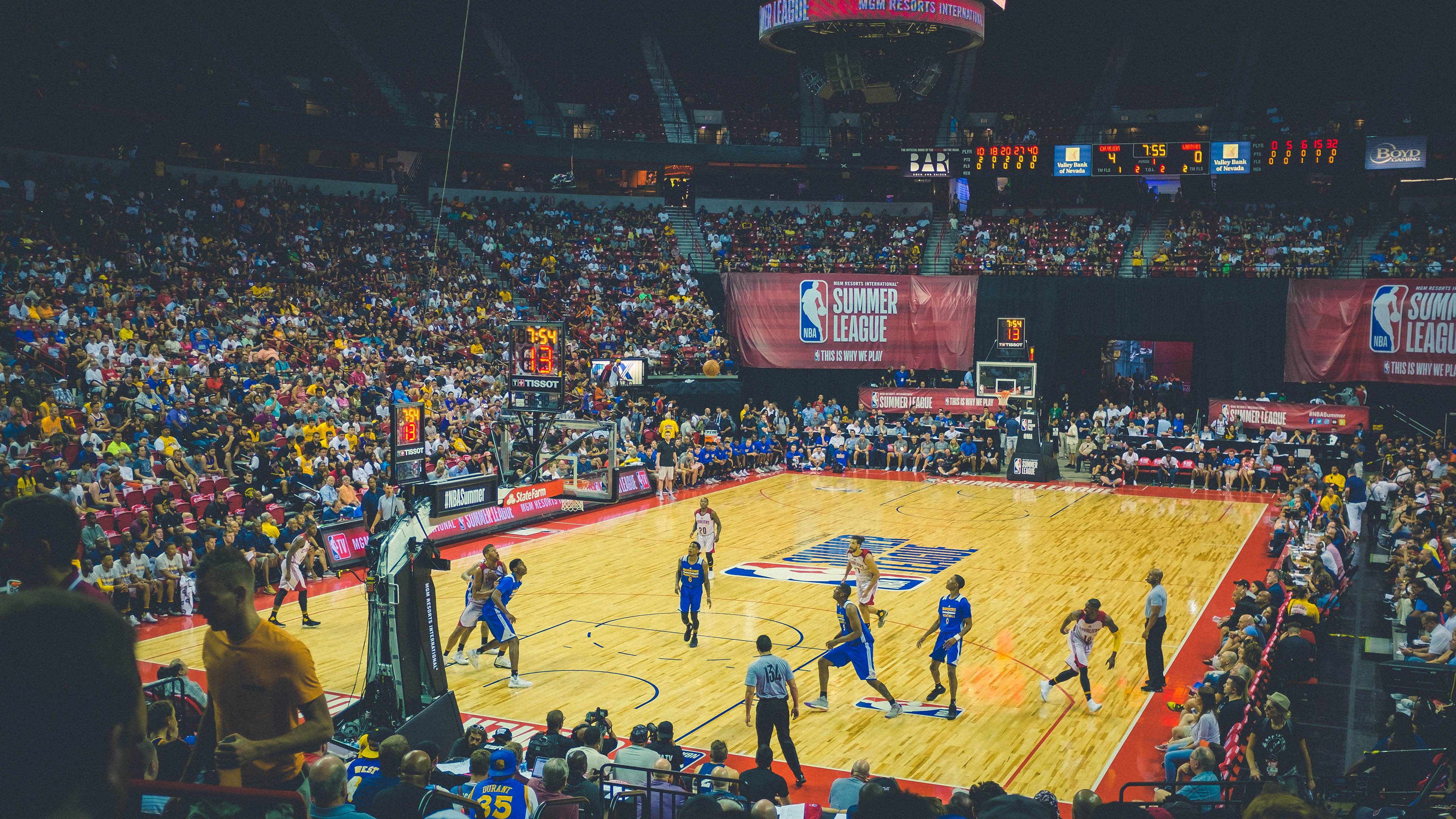 中国篮球联赛观众市场细分及营销策略，篮球赛观众须知